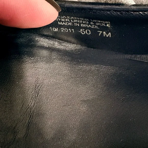 Tory Burch Beige & Black Trim Pumps with Red Block Heel - Picture 6 of 6